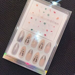 NailReformation Silver and Nude Nail Set
